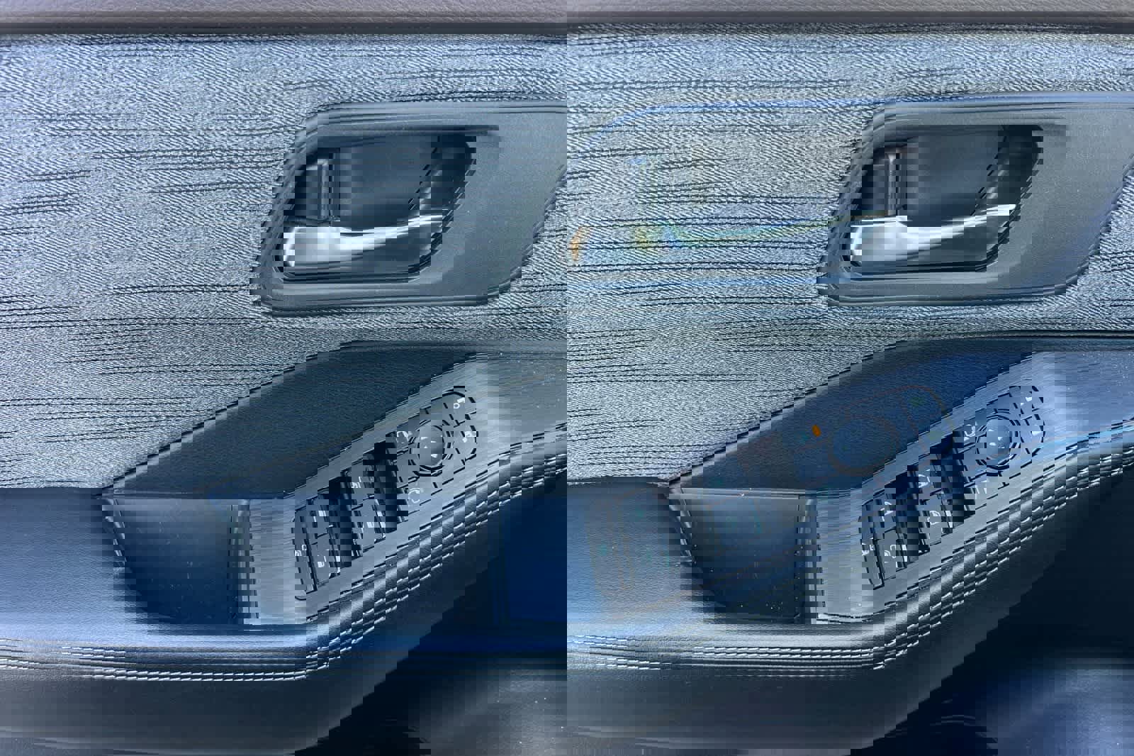 Certified 2023 Nissan Rogue SV image 13