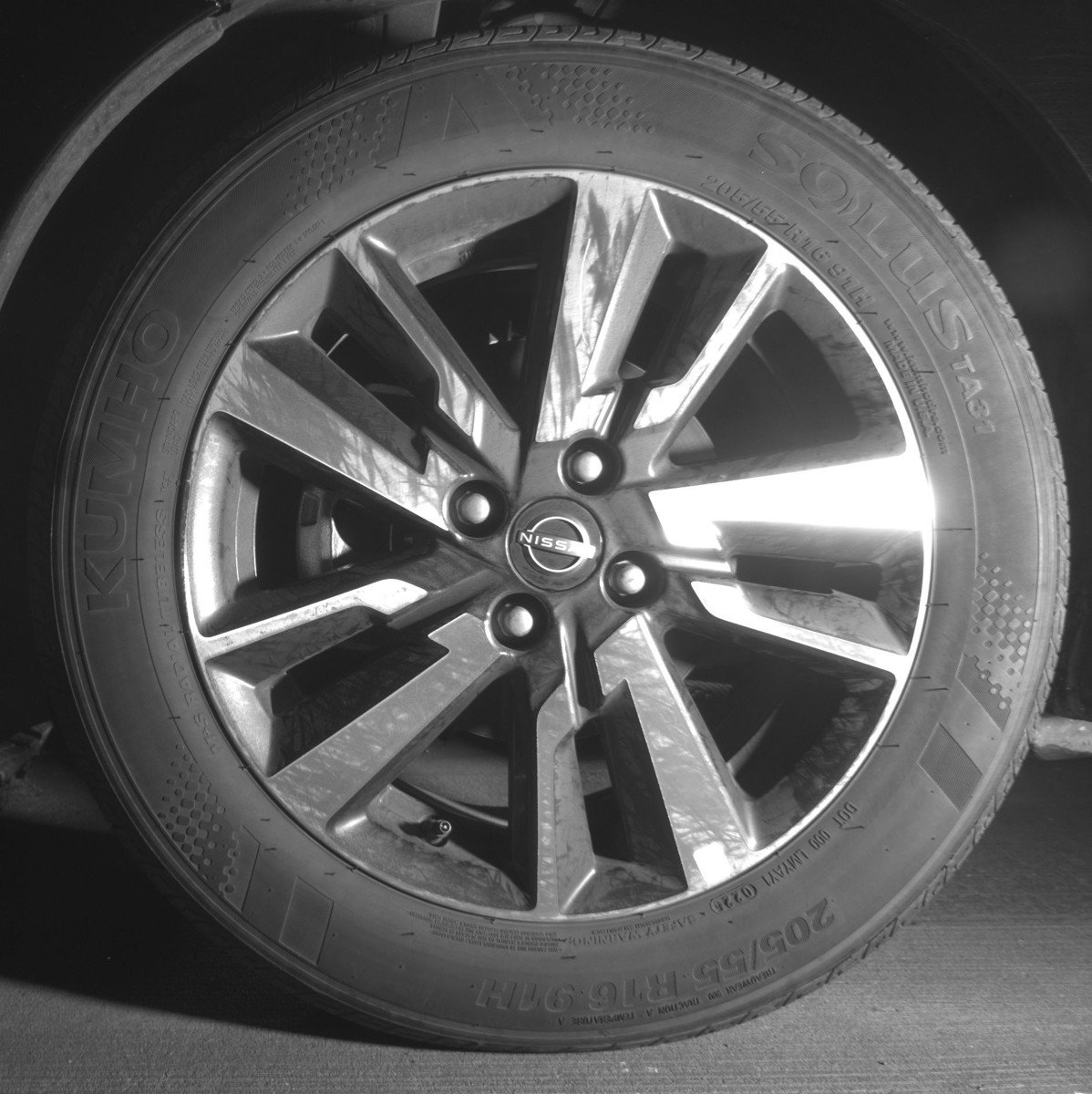 Used 2025 Nissan Versa SV image 12