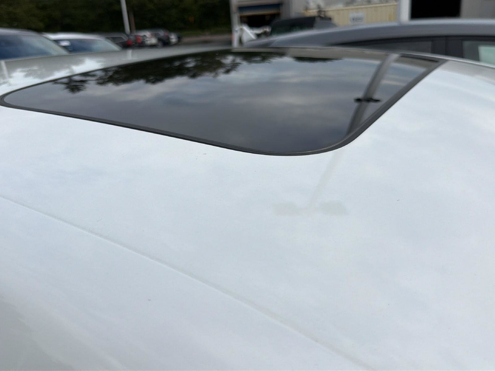 Used 2025 Honda HR-V EX-L image 3