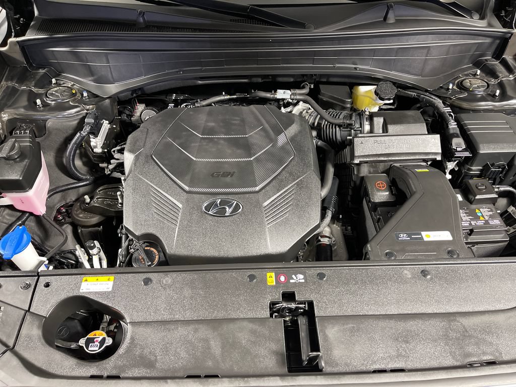 Certified 2024 Hyundai Palisade Calligraphy FWD image 9
