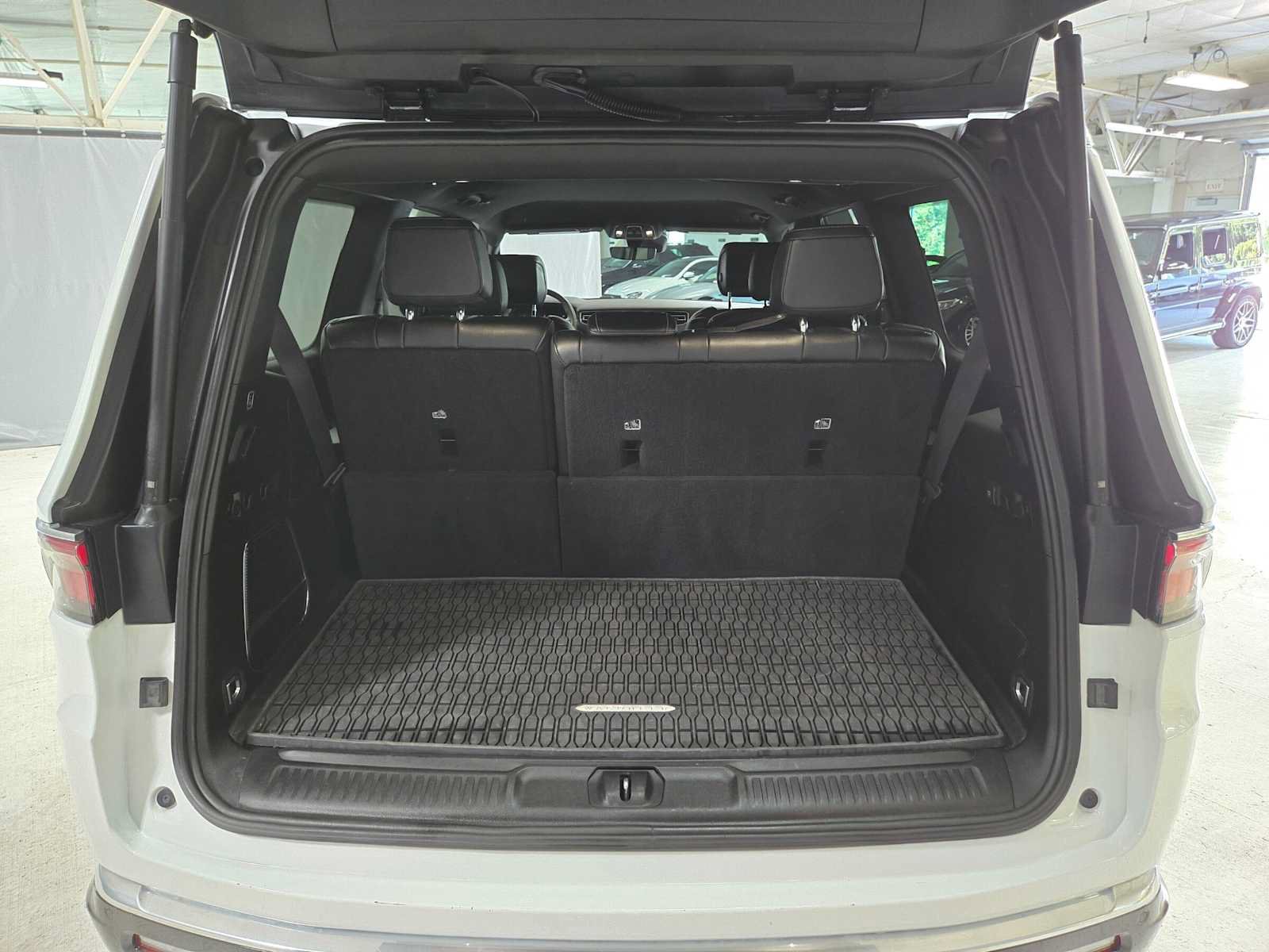 Used 2024 Jeep Wagoneer Series II AWD/4WD image 14