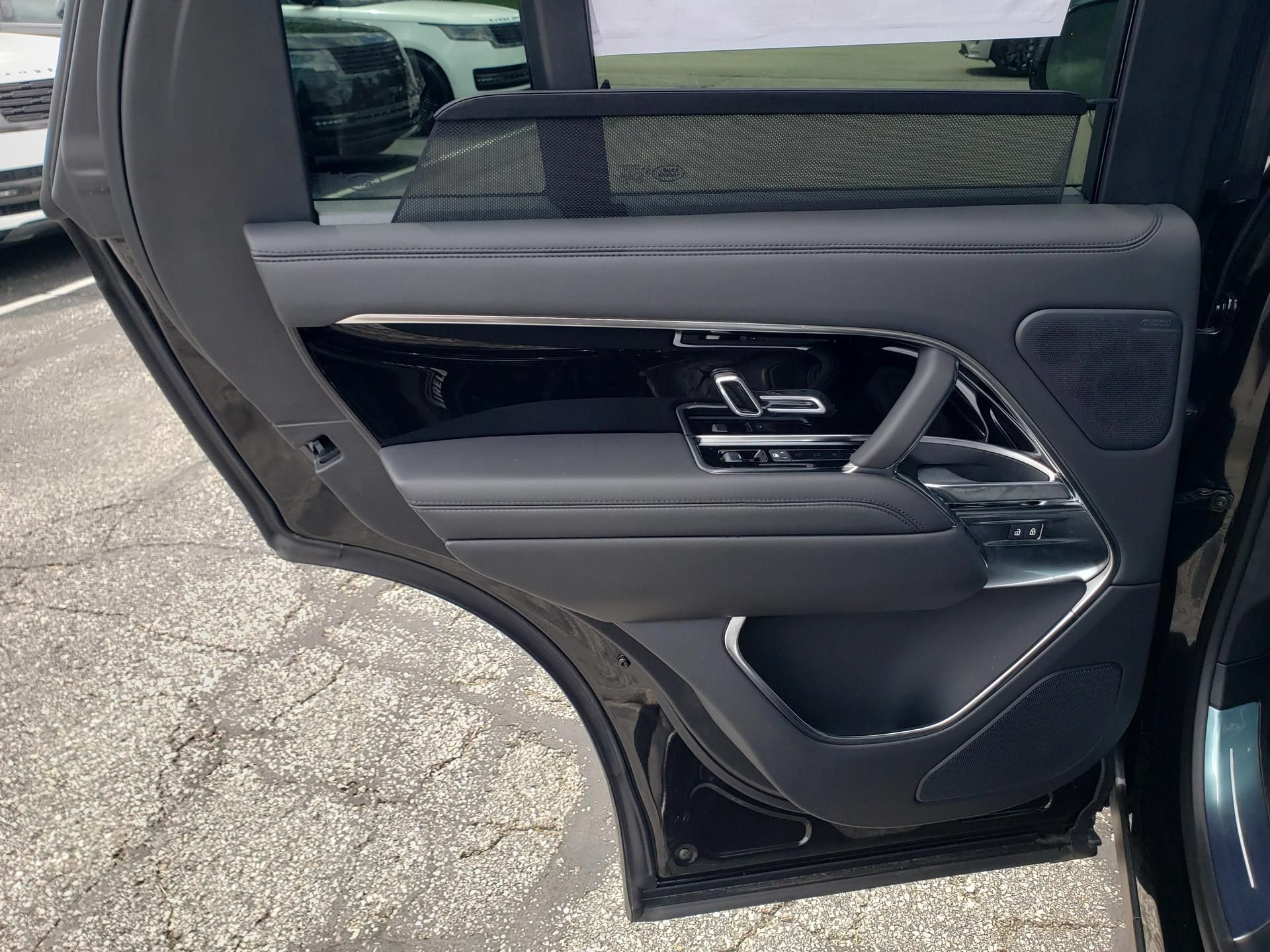 New 2026 Land Rover Range Rover SE AWD/4WD image 12