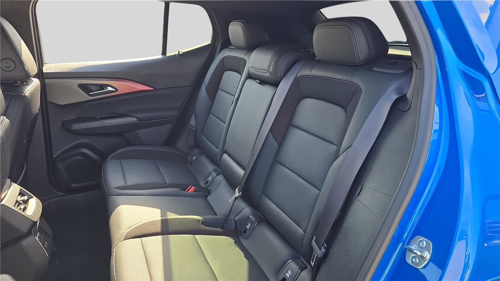 Used 2025 Chevrolet Equinox EV RS w/ Convenience Package II AWD/4WD image 18