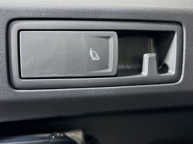 New 2026 Volkswagen Tiguan SE image 35