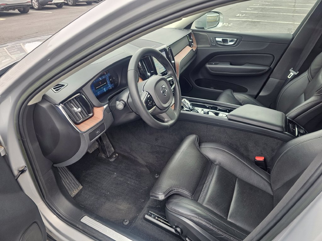 Certified 2023 Volvo XC60 B6 Ultimate AWD/4WD image 39