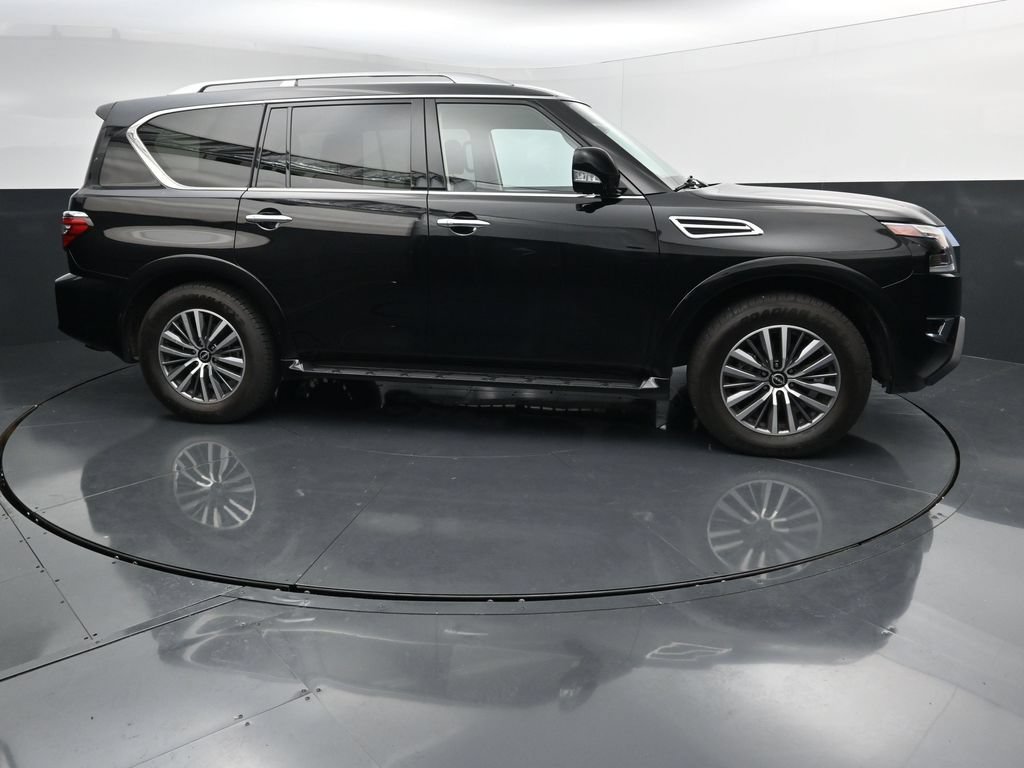 Used 2024 Nissan Armada SL w/ Captain's Chairs Package AWD/4WD image 9