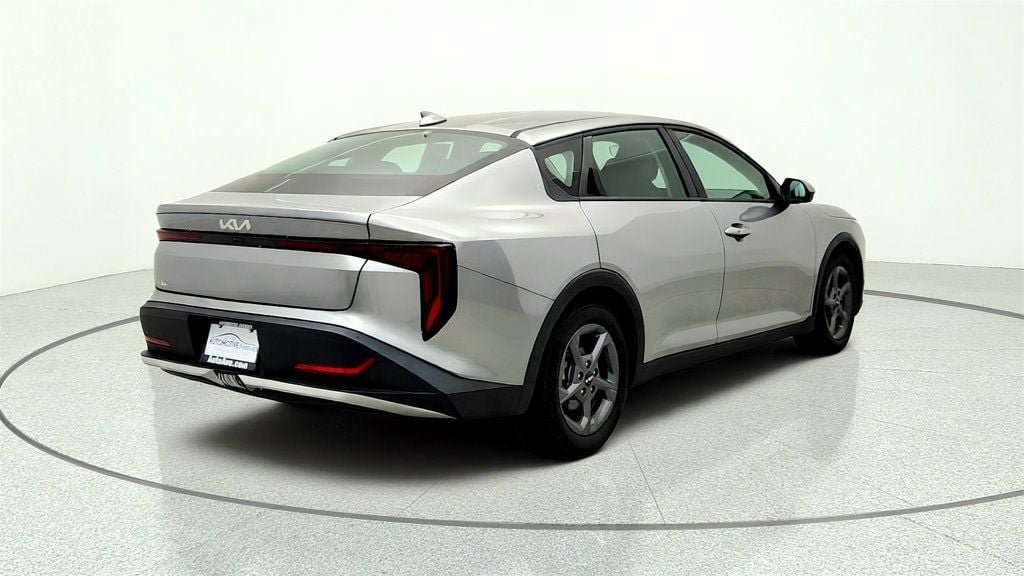 Used 2025 Kia K4 FWD image 5