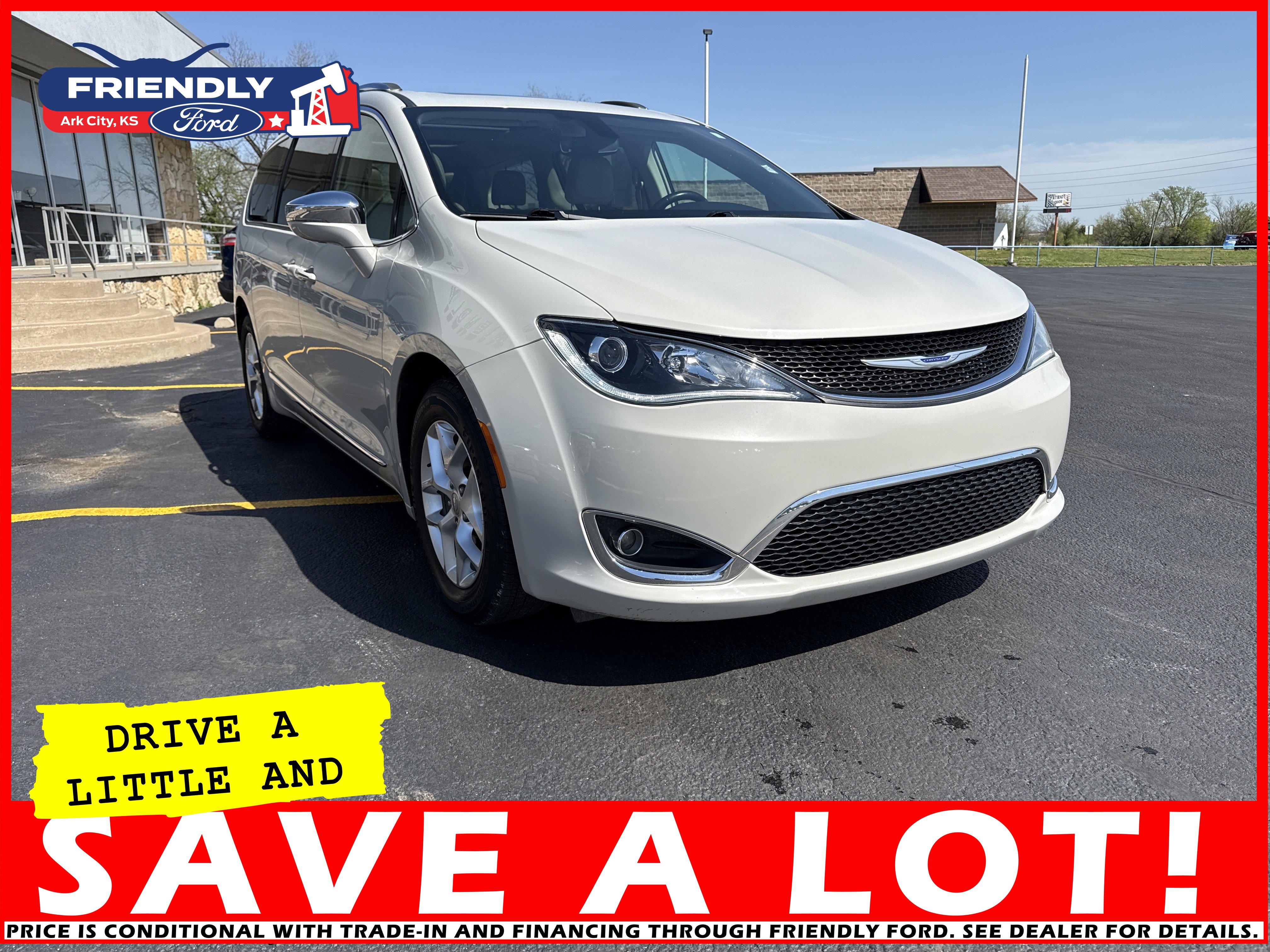 Used 2020 Chrysler Pacifica Limited image 3