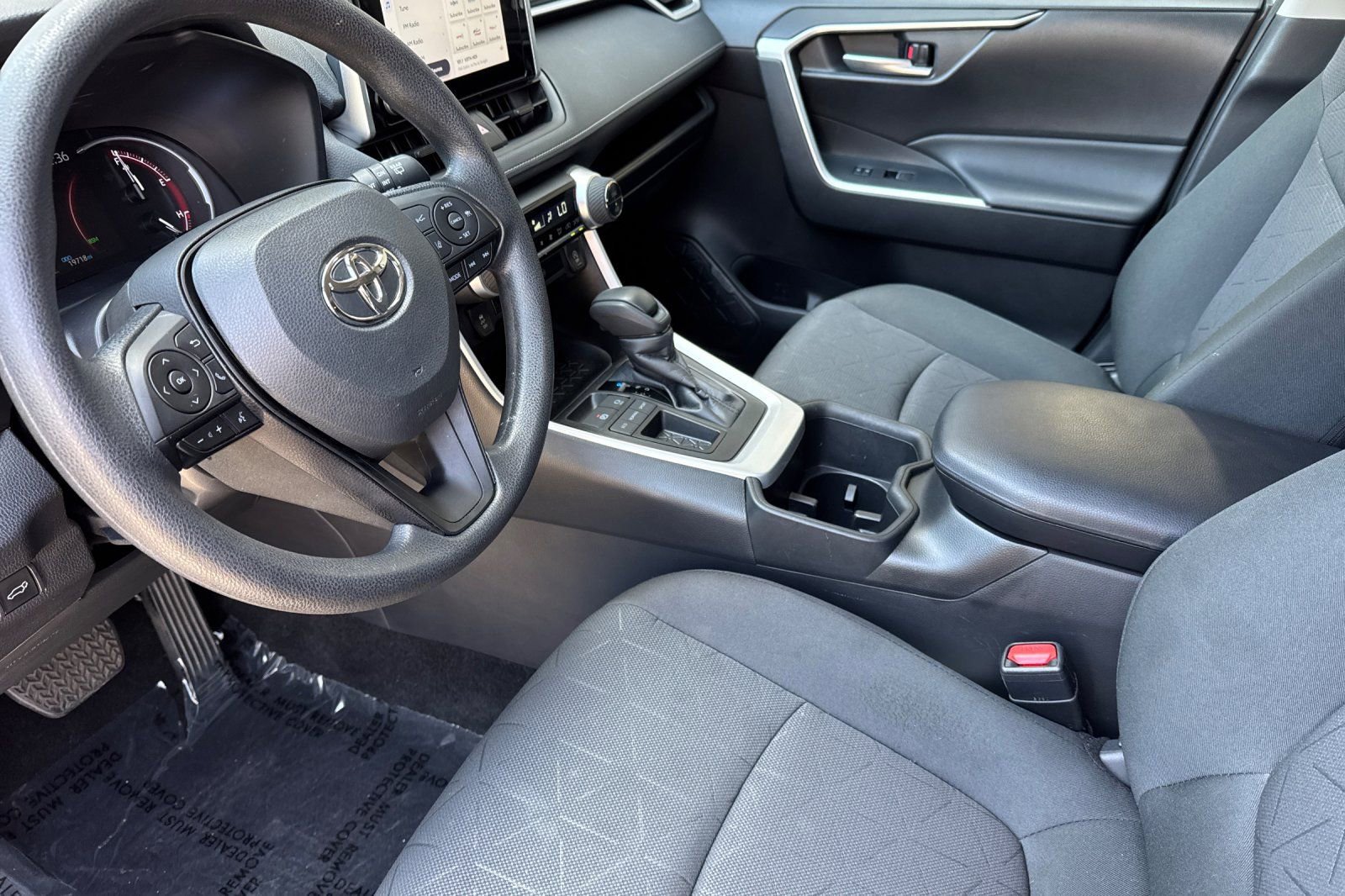 Used 2024 Toyota RAV4 XLE w/ Convenience Package FWD image 12