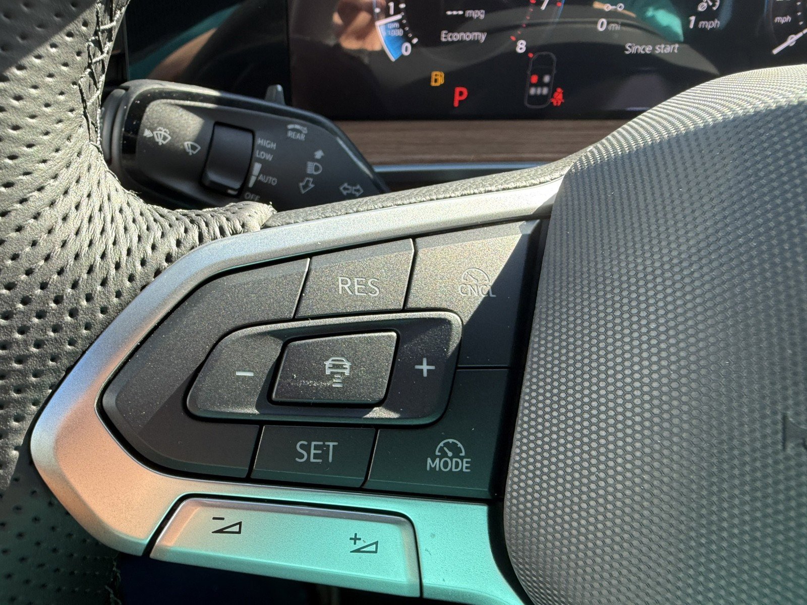 New 2026 Volkswagen Tiguan SEL R-Line image 16