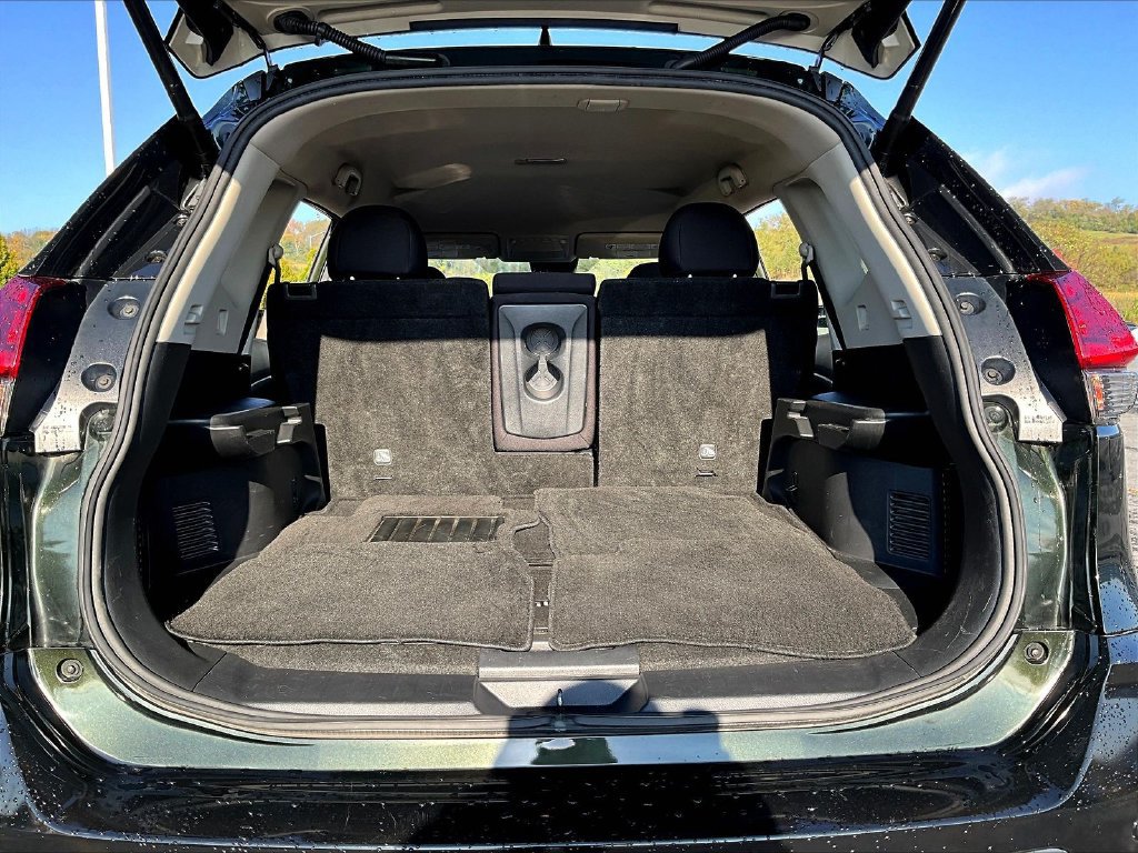 Used 2020 Nissan Rogue SV AWD/4WD image 26