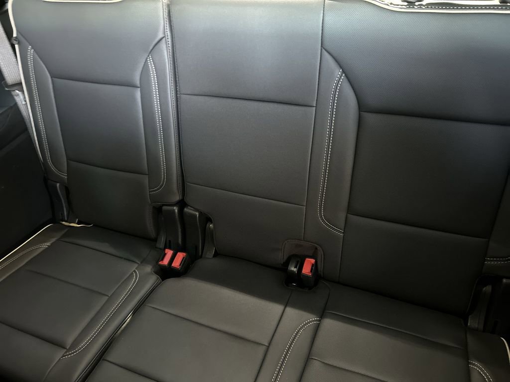 Used 2025 GMC Yukon Elevation image 35