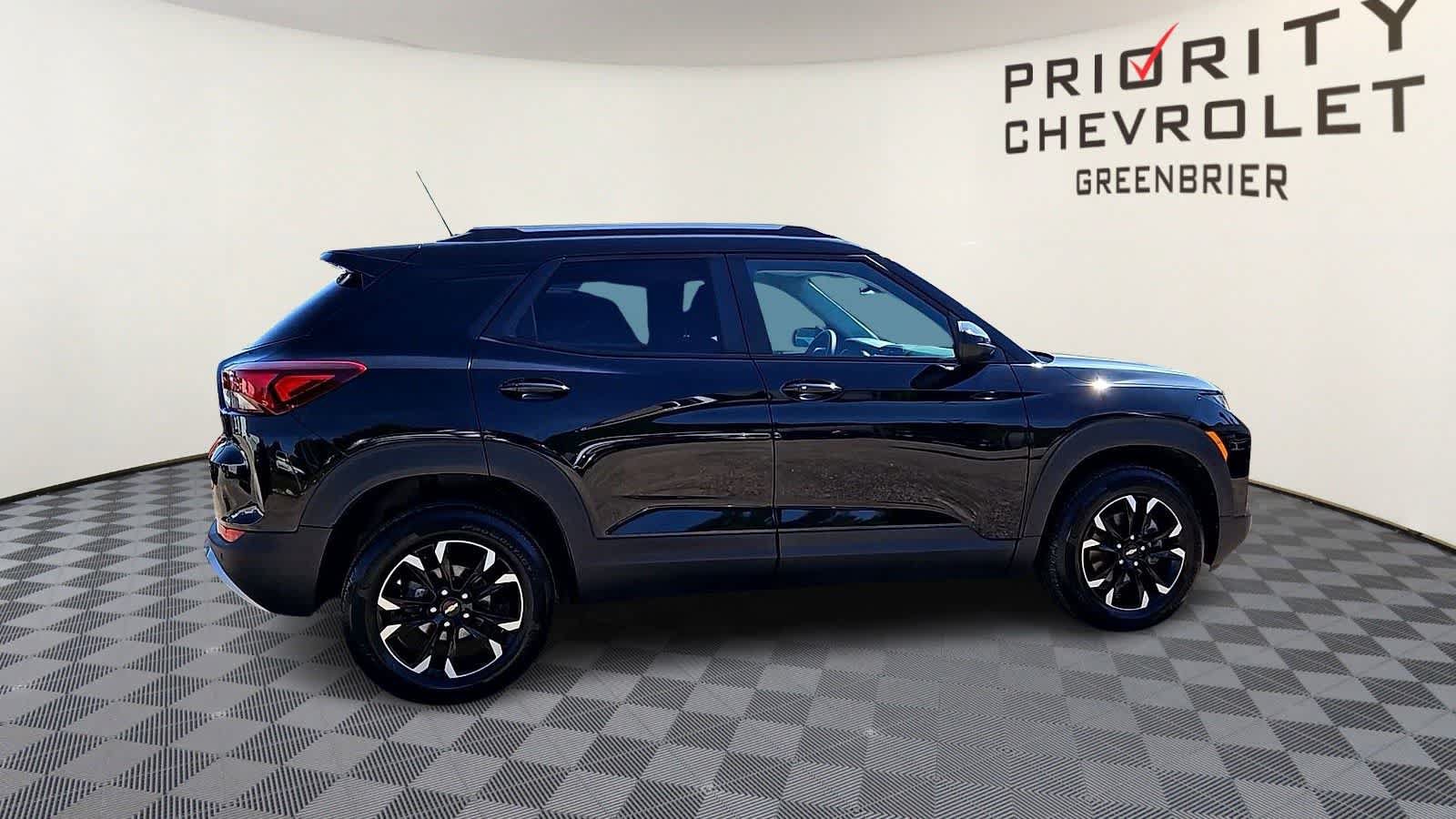Certified 2022 Chevrolet TrailBlazer LT w/ Driver Confidence Package AWD/4WD image 9