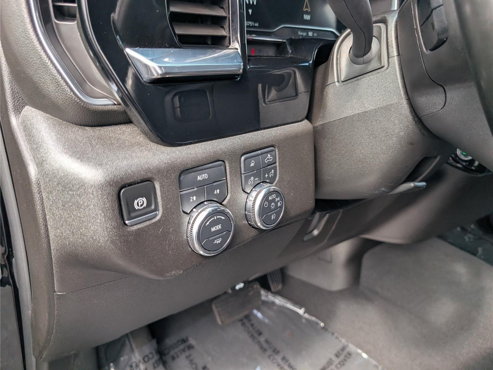 Used 2025 GMC Sierra 1500 SLT AWD/4WD image 22
