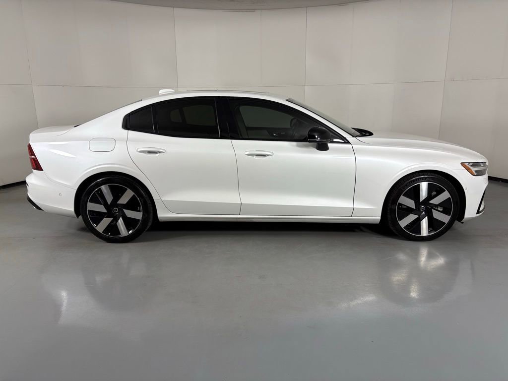 Used 2024 Volvo S60 T8 Ultimate w/ Climate Package image 9