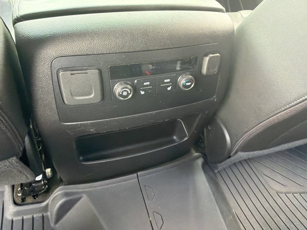 Used 2018 Chevrolet Tahoe Premier AWD/4WD image 13