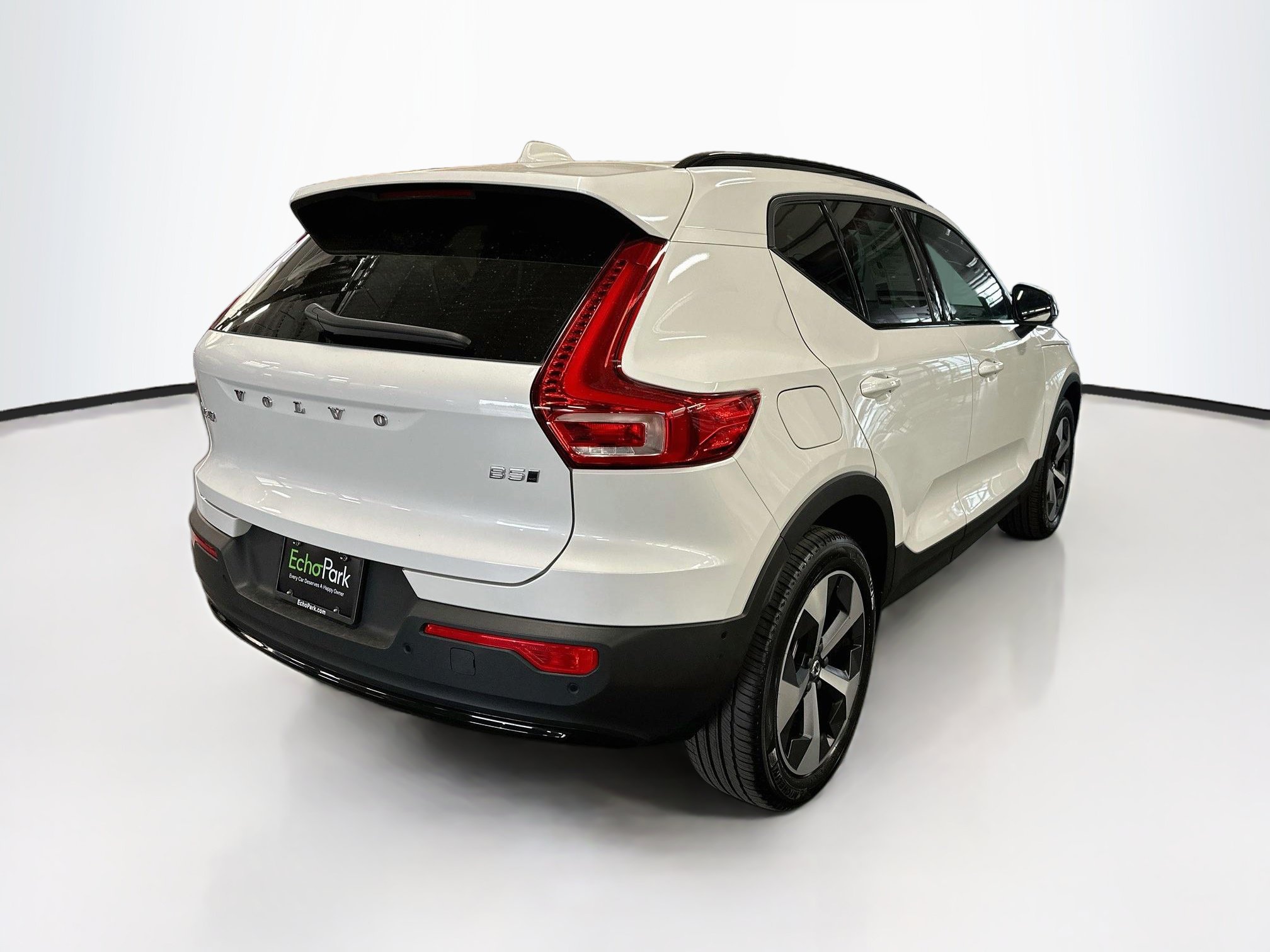 Used 2026 Volvo XC40 B5 Plus AWD/4WD image 9