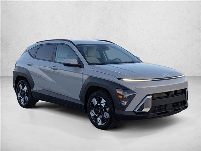 Used 2025 Hyundai Kona SEL FWD image 3