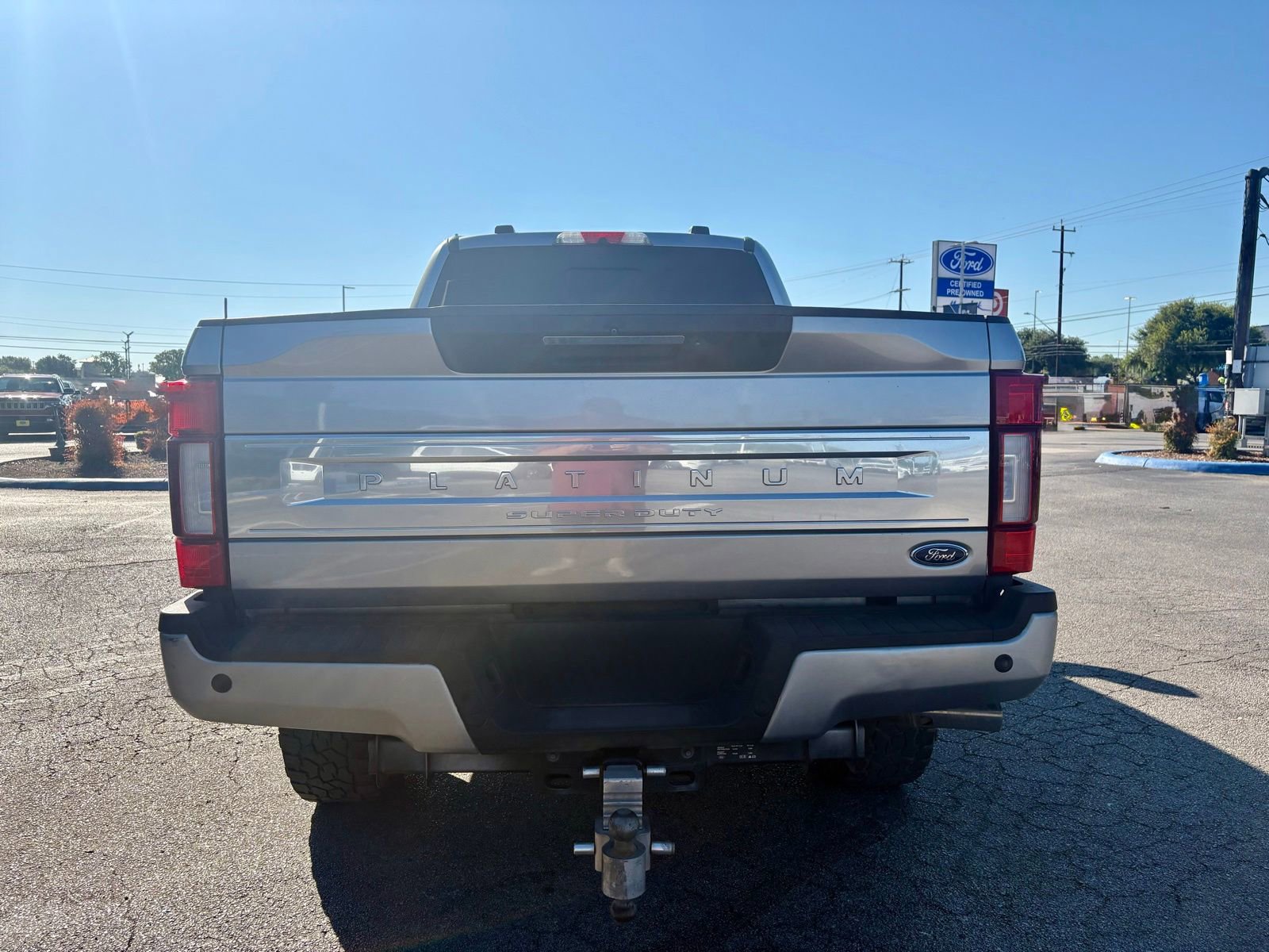 Used 2022 Ford F250 Platinum w/ FX4 Off-Road Package AWD/4WD image 4
