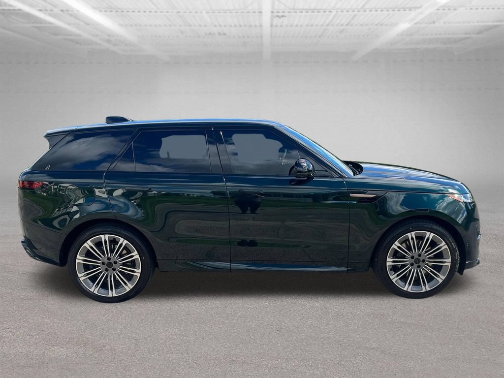 New 2026 Land Rover Range Rover Sport Dynamic SE AWD/4WD image 6