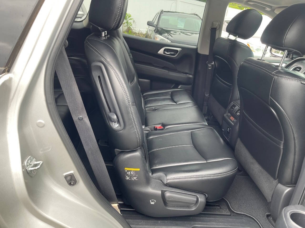 Used 2016 Nissan Pathfinder SL w/ SL Premium Package AWD/4WD image 27
