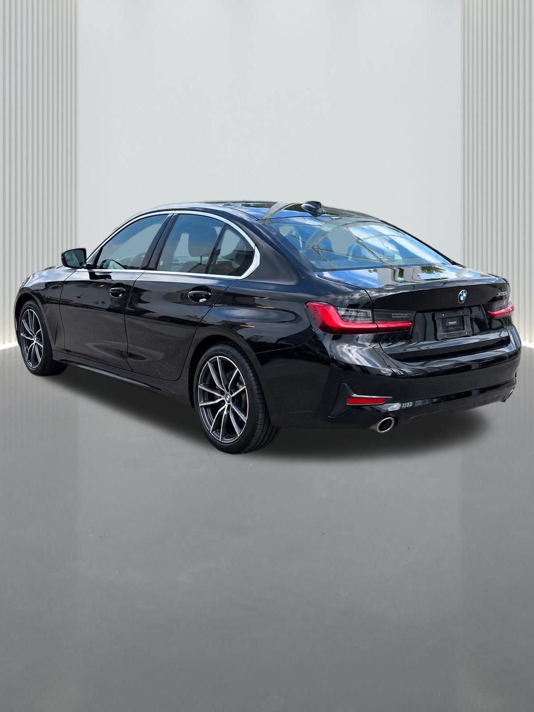 Used 2020 BMW 330i Sedan w/ Driving Assistance Package RWD image 4