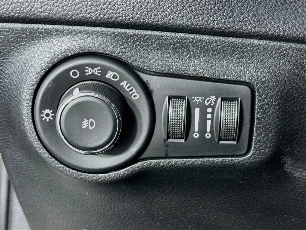 Used 2020 Jeep Compass Trailhawk AWD/4WD image 15