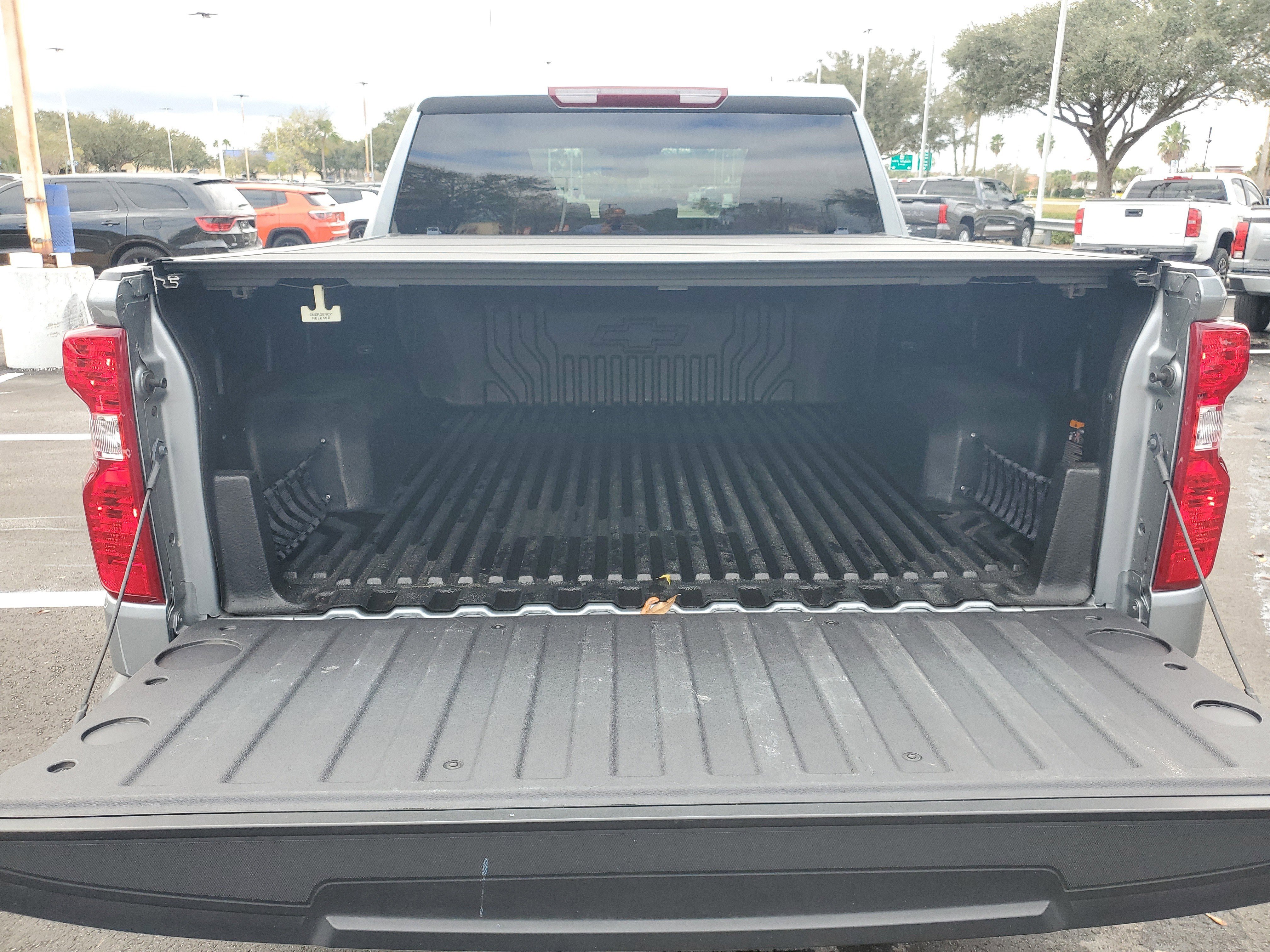 Used 2025 Chevrolet Silverado 1500 LT image 8