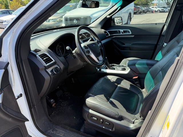 Used 2015 Ford Explorer XLT w/ Equipment Group 202B image 28