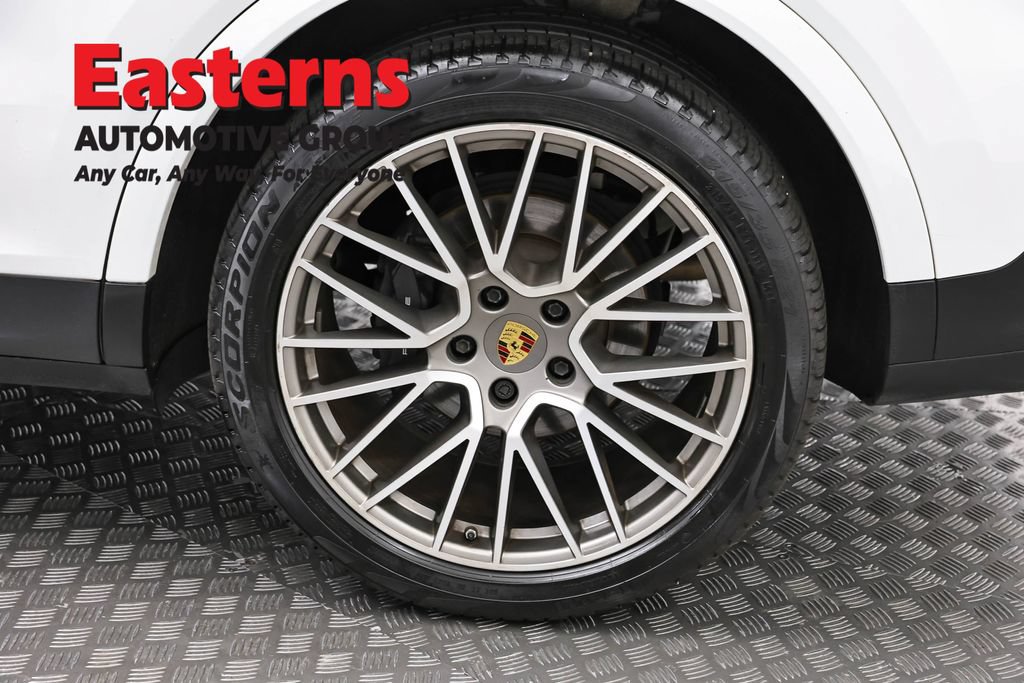 Used 2023 Porsche Cayenne Platinum Edition AWD/4WD image 40