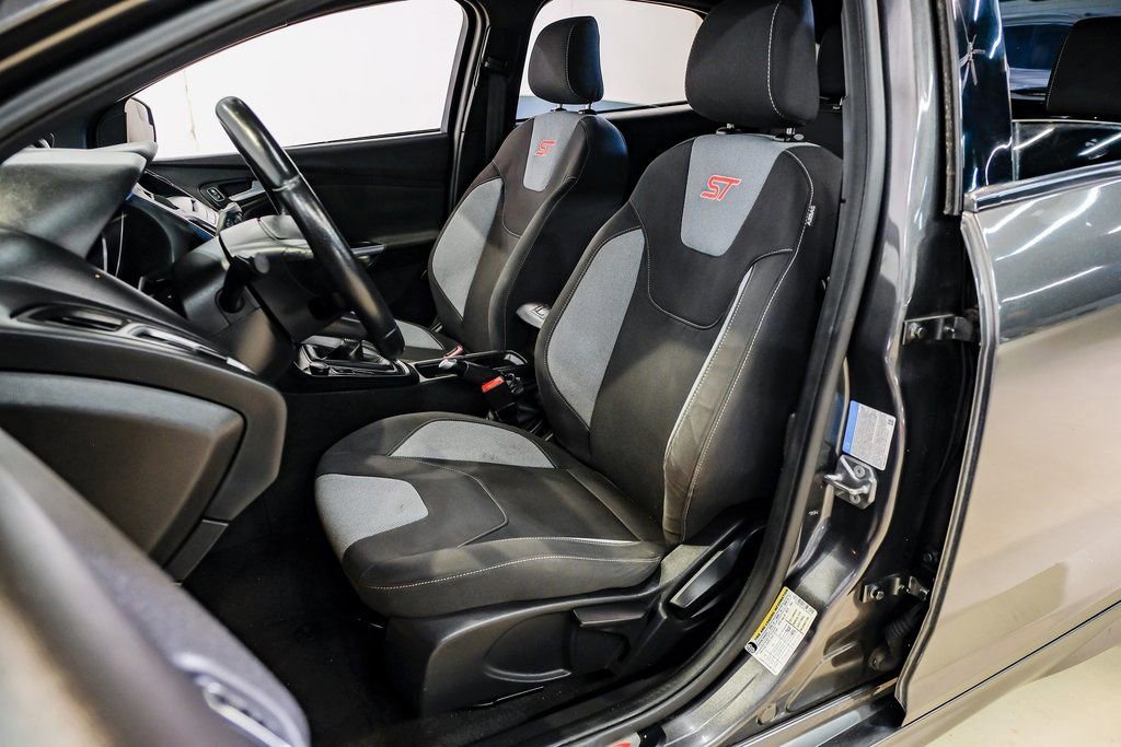 Used 2015 Ford Focus ST image 38