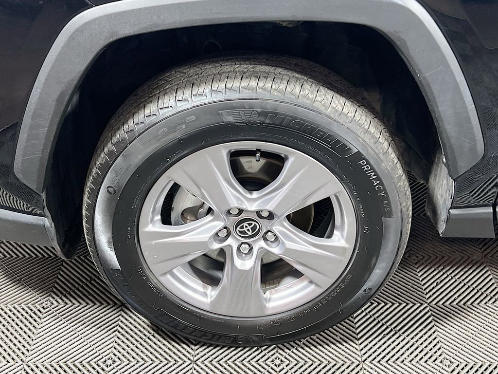 Certified 2025 Toyota RAV4 XLE AWD/4WD image 28