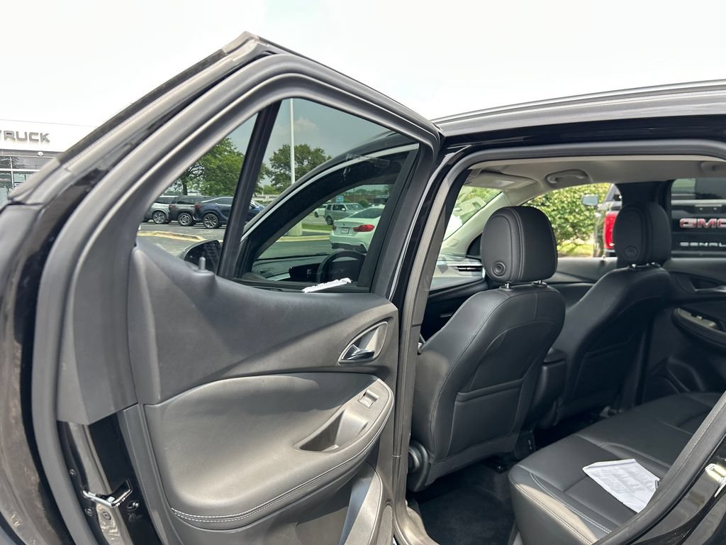 Certified 2024 Buick Encore GX Sport Touring FWD image 29