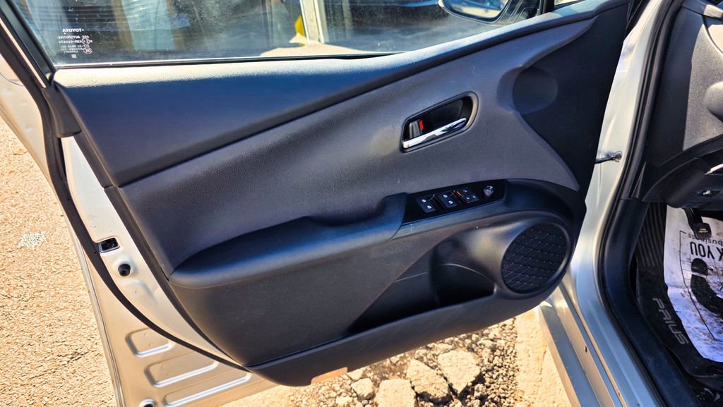 Used 2016 Toyota Prius Four Touring w/ Four Season Floor Mat Package image 27