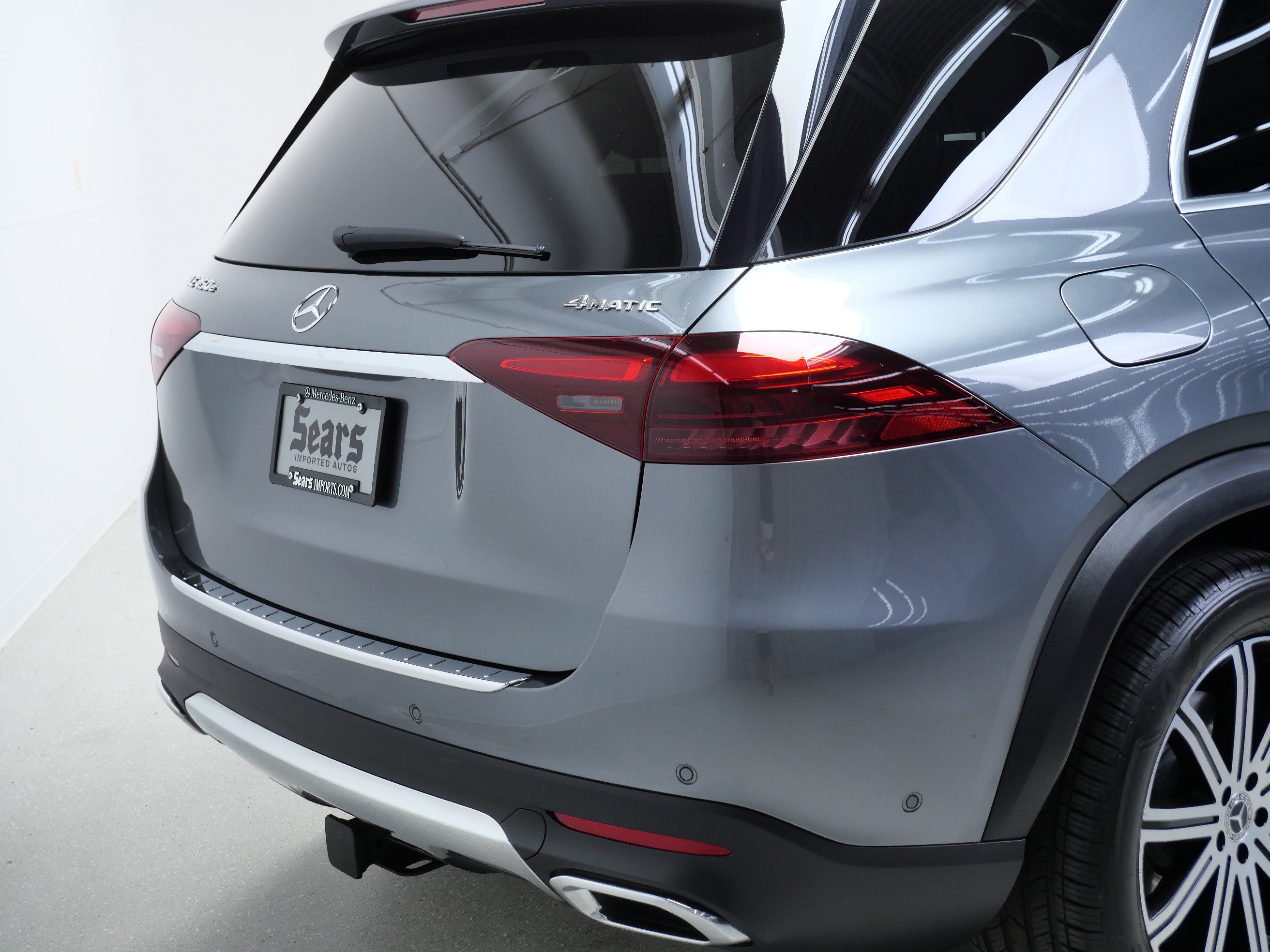 Certified 2025 Mercedes-Benz GLE 450e 4MATIC w/ Driver Assistance Package image 5