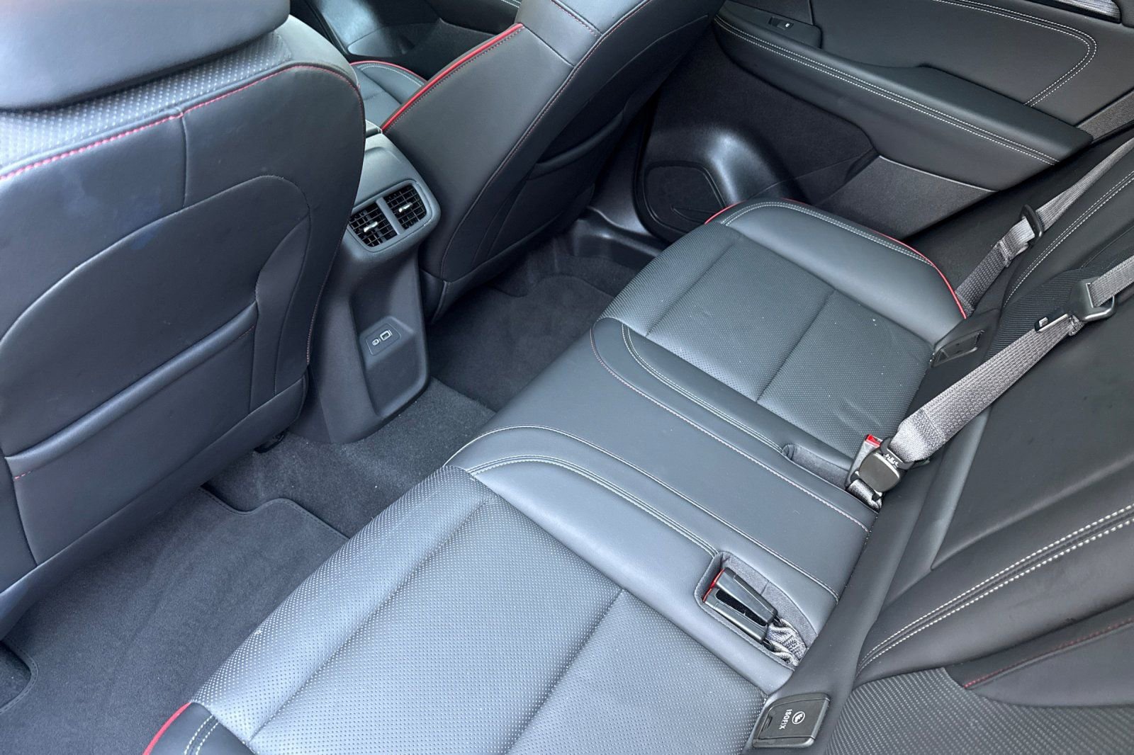 Used 2023 Buick Envision Essence w/ Technology Package I AWD/4WD image 13