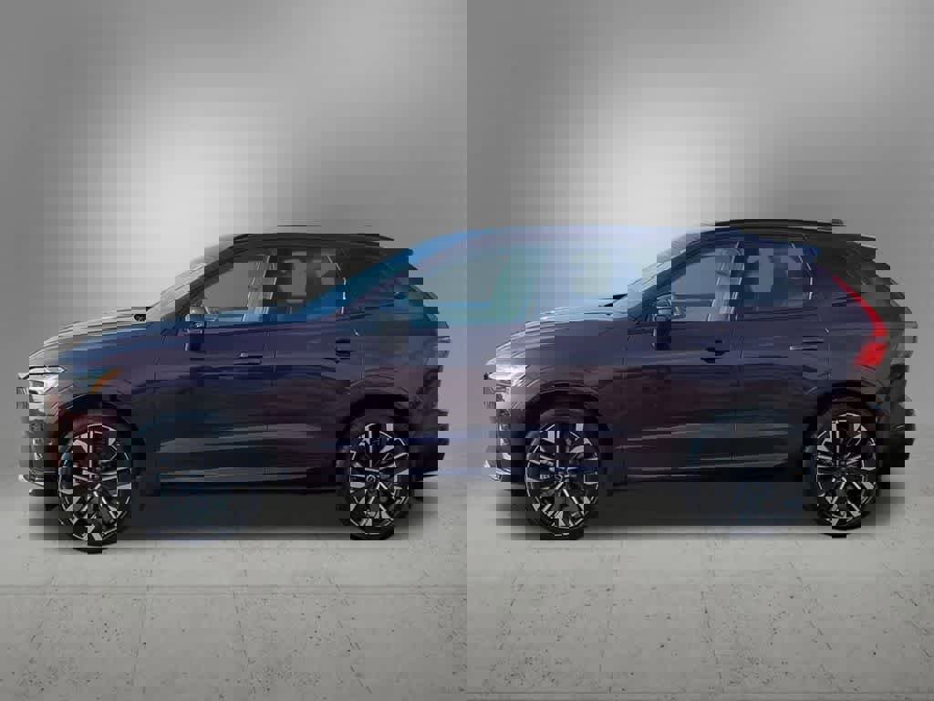 Used 2026 Volvo XC60 B5 Ultra w/ Protection Package Premier image 3