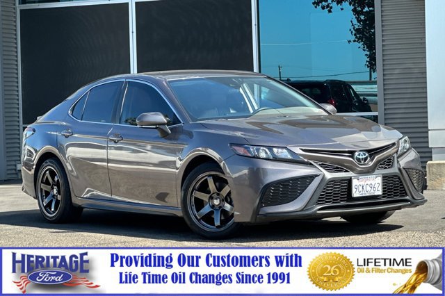 Used 2022 Toyota Camry SE w/ Carpet Mat Package (TMS)