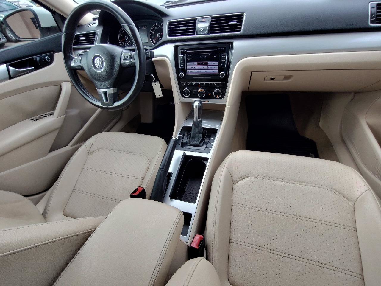 Used 2012 Volkswagen Passat 2.5 SE FWD image 32
