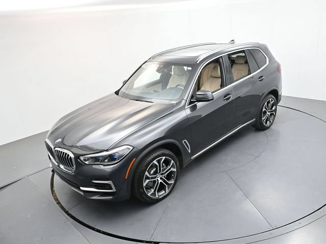 Used 2022 BMW X5 xDrive40i w/ Executive Package AWD/4WD image 43