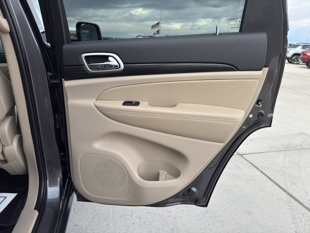 Used 2021 Jeep Grand Cherokee Laredo image 20