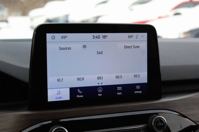 Used 2020 Ford Escape Titanium image 22