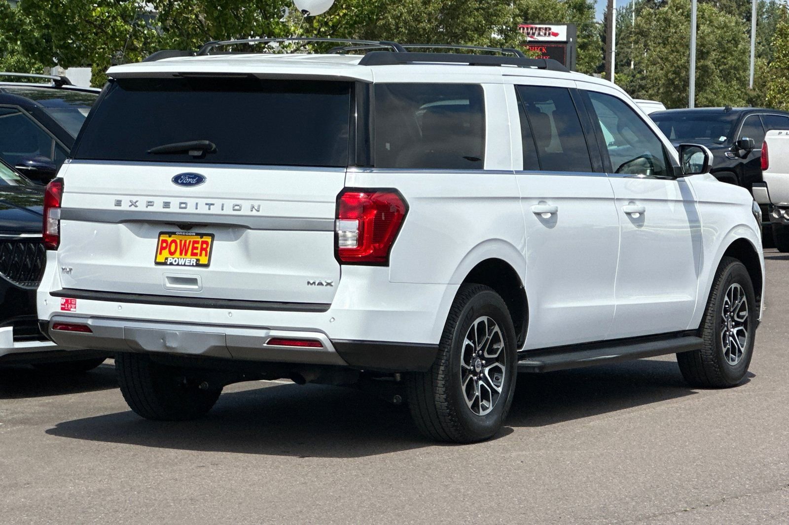 Used 2024 Ford Expedition Max XLT AWD/4WD image 4