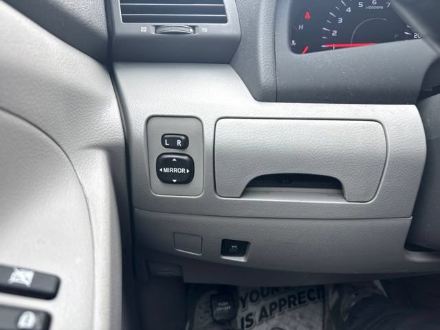 Used 2010 Toyota Camry LE FWD image 23