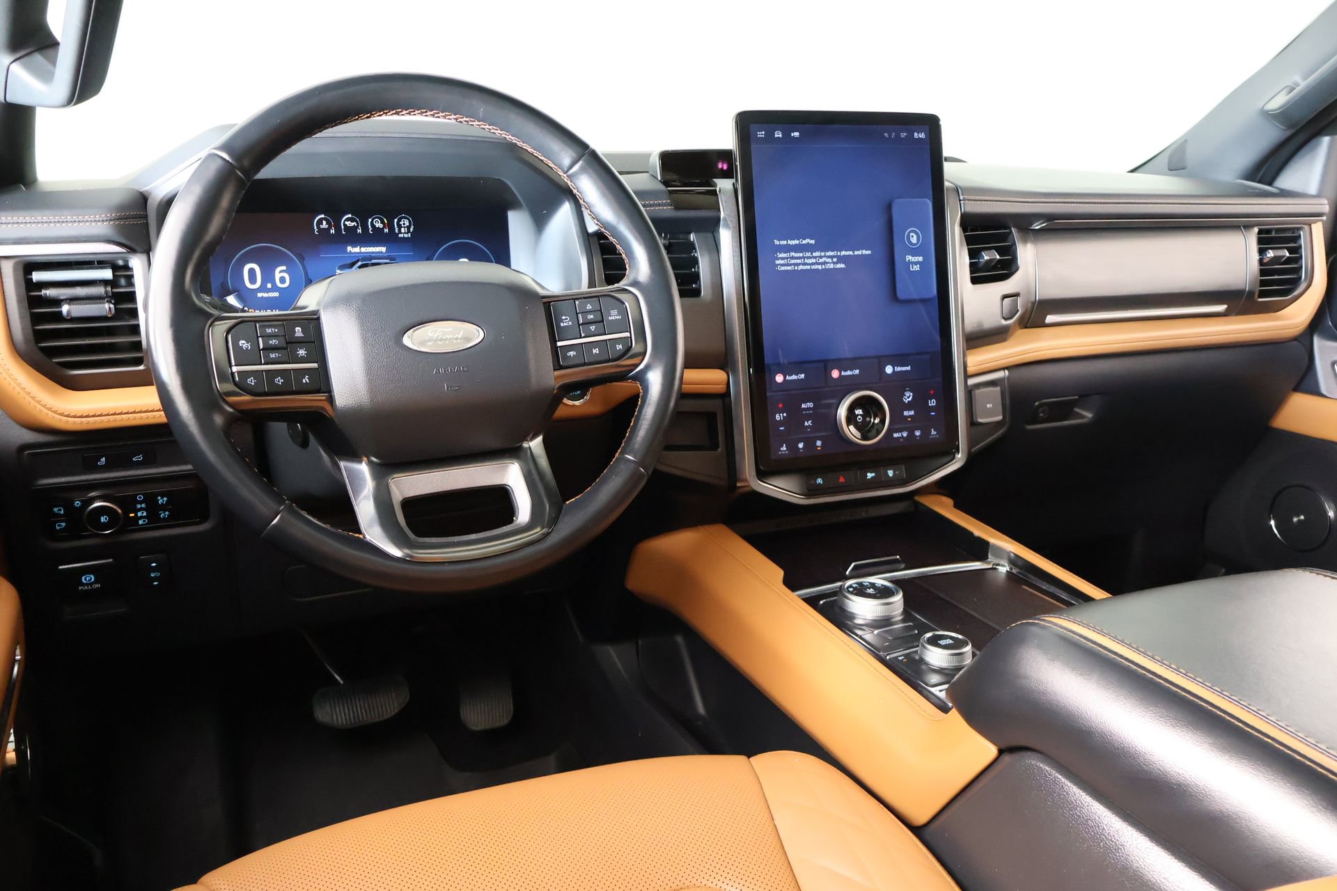 Used 2024 Ford Expedition Platinum image 2