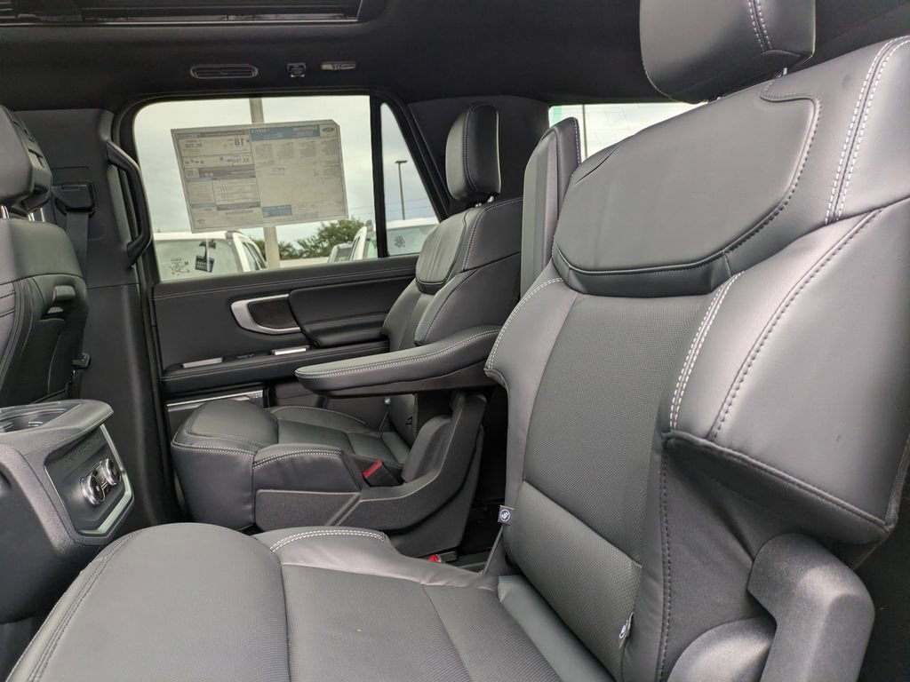 New 2026 Ford Expedition Platinum w/ Stealth Appearance Package image 18