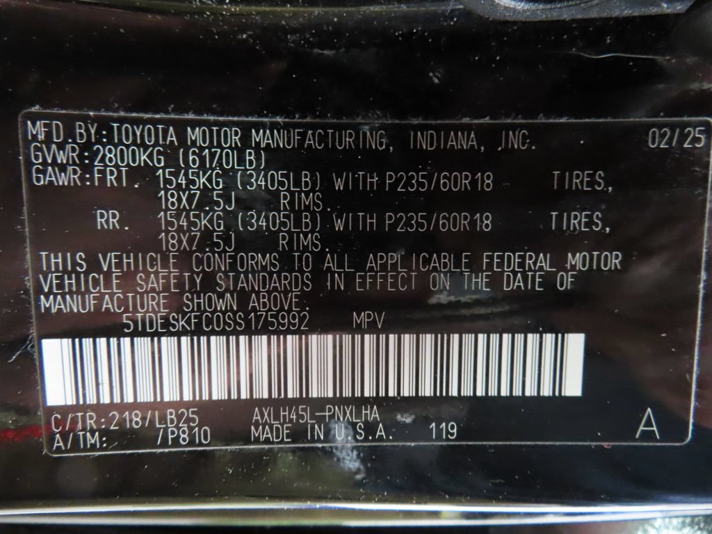 Used 2025 Toyota Sienna Platinum AWD/4WD image 70