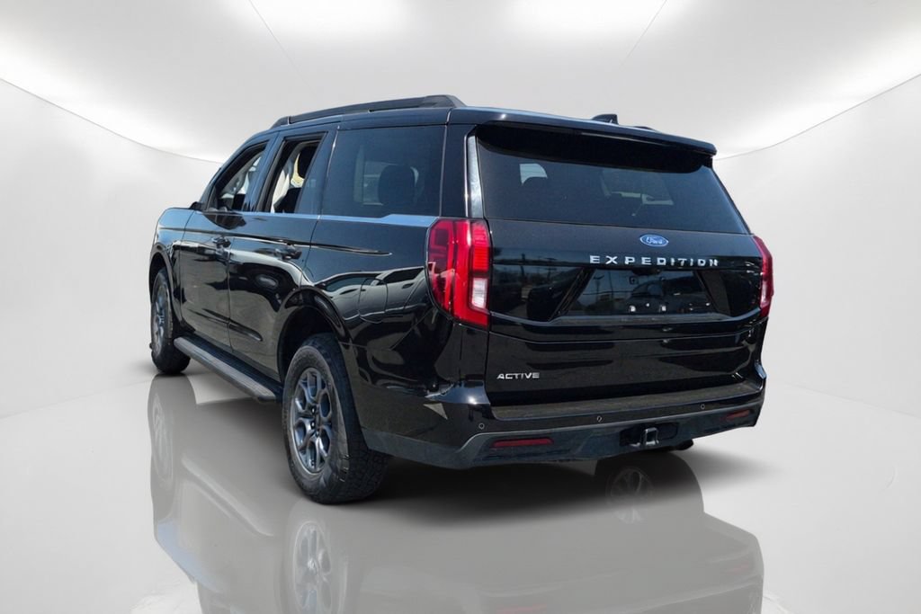 Used 2025 Ford Expedition Active AWD/4WD image 8