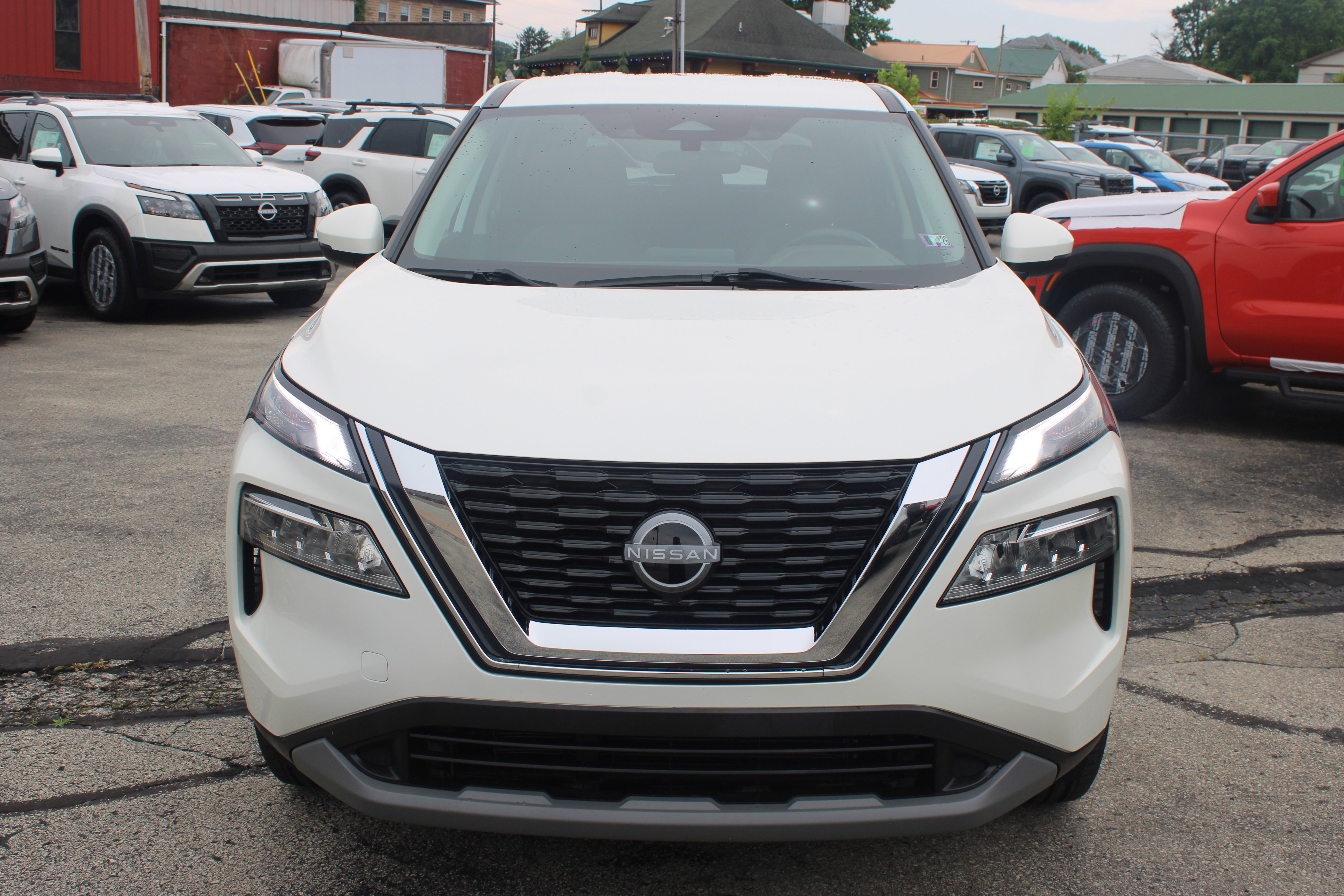 Certified 2023 Nissan Rogue SV image 10