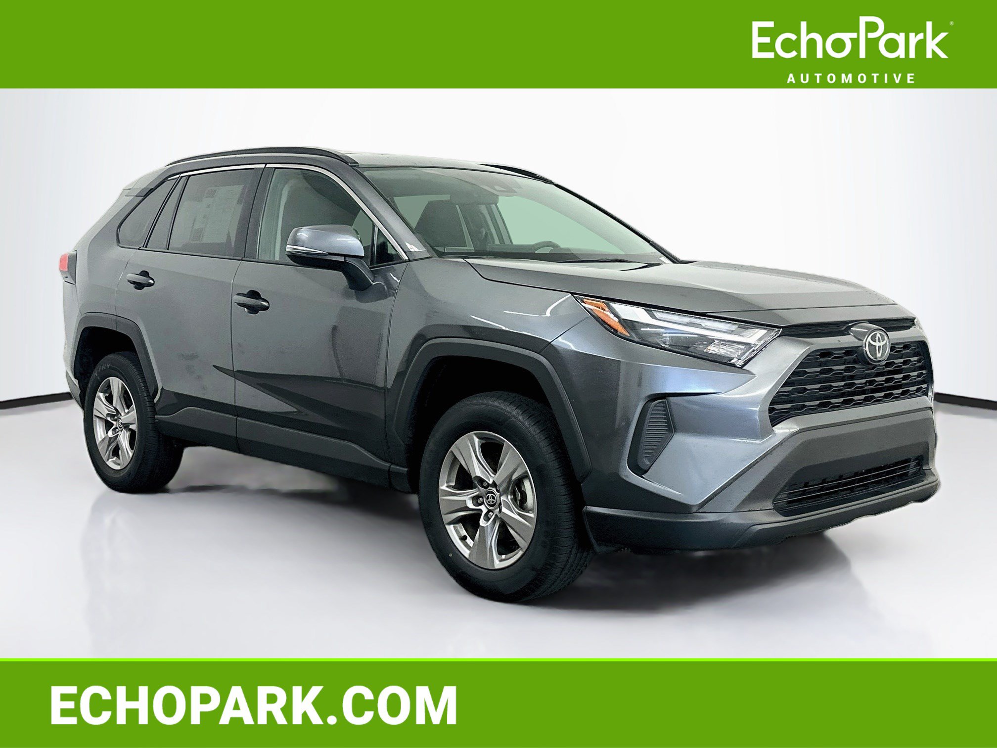 Used 2025 Toyota RAV4 XLE AWD/4WD image 1